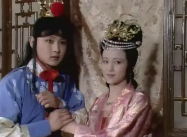 秦可卿为何不反抗贾珍