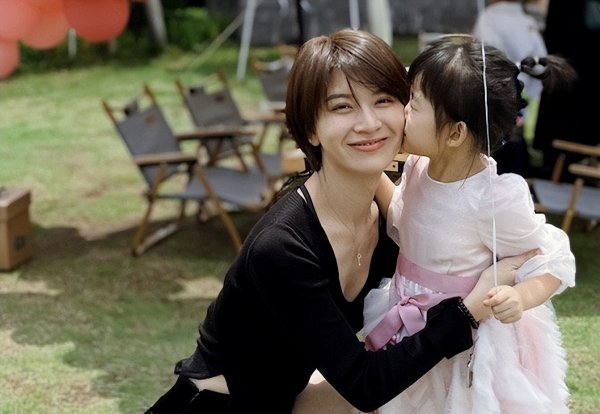 蒋菲菲个人资料