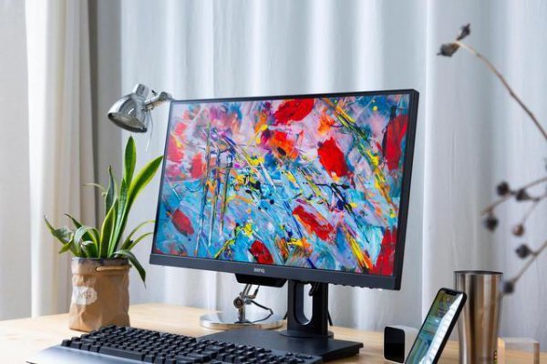 27寸与32寸显示器实物对比分析