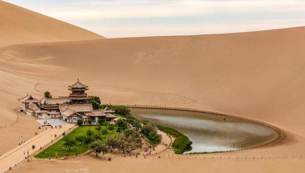 丝绸之路开辟于什么朝代