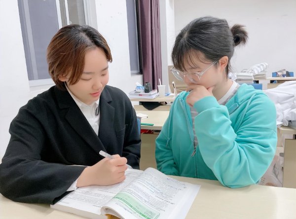 c9高校和985的差距