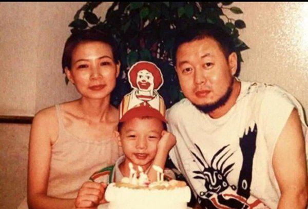 霍尊的母亲是谁叫什么名字