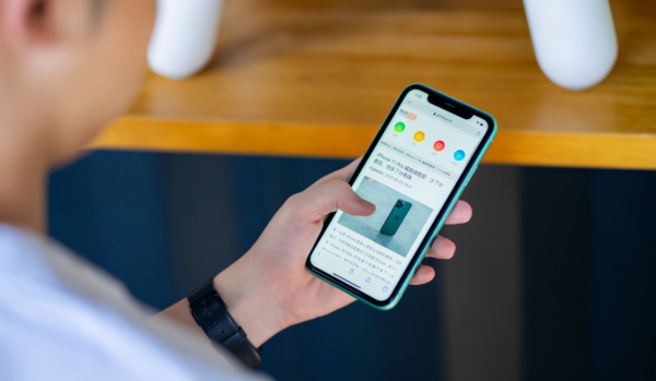 苹果11跟12哪个更值得入手