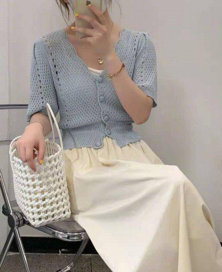 米色裙子配什么颜色上衣好看图片