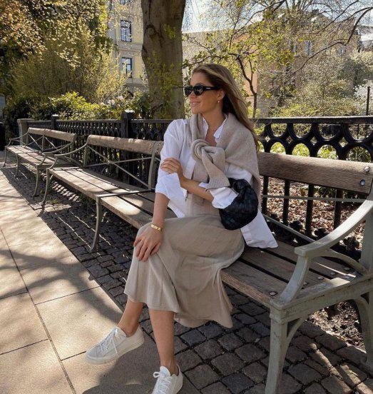 米色裙子配什么颜色上衣好看图片