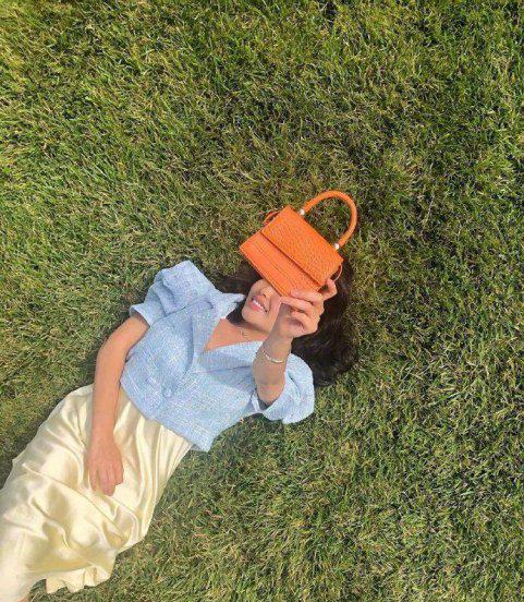 米色裙子配什么颜色上衣好看图片