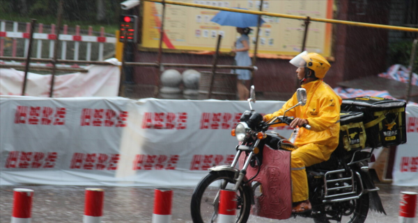 深圳送外卖一个月平均多少钱