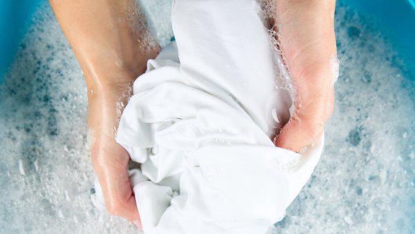 裤子染色了怎么洗掉简单的方法