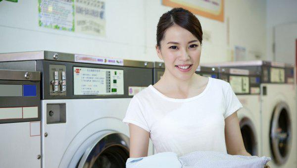 裤子染色了怎么洗掉简单的方法