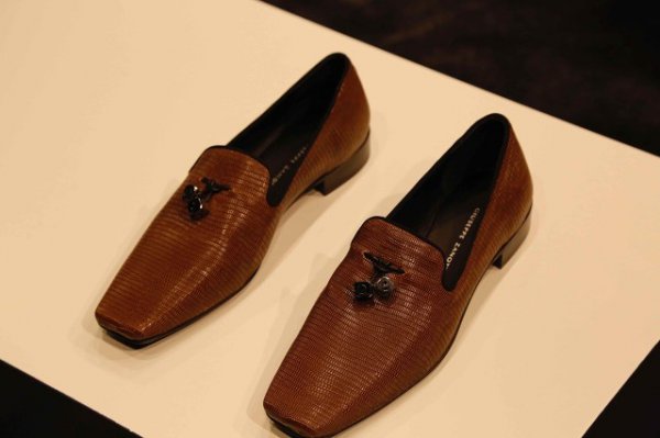 第二个脚趾头比第一个长的寓意