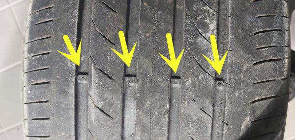 轮胎裂纹到什么程度可以换