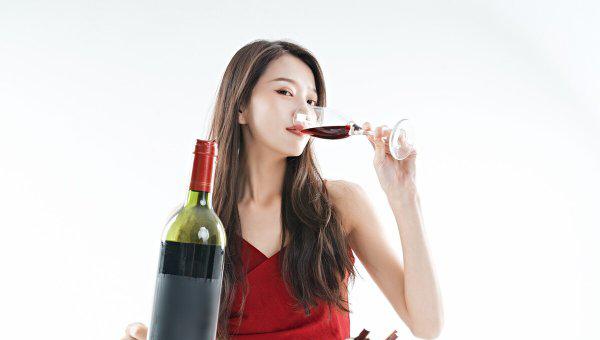 女人喝酒无非就三个原因