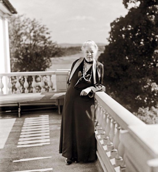 塞尔玛拉格洛夫简介