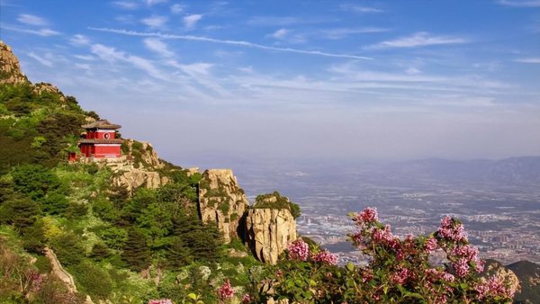 泰山和黄山哪个高一些