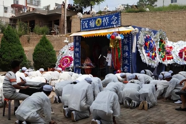 参加葬礼怎么避开晦气