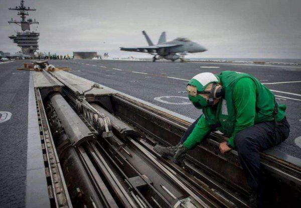 世界上最大的航母有多长多宽多高