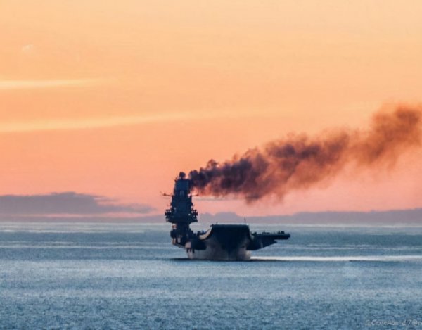 航空母舰一天的费用得多少