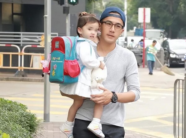 演员刘恺威的父是谁