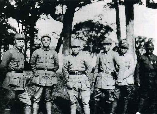 新四军的首任军长是谁