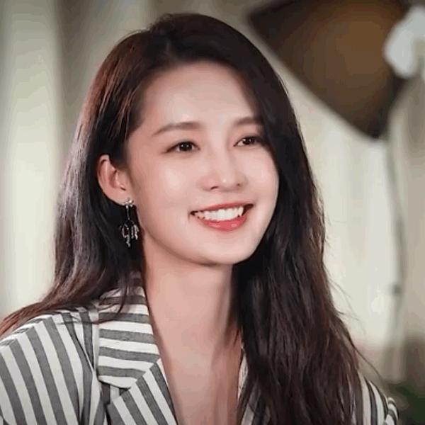 和李沁长得像的女明星