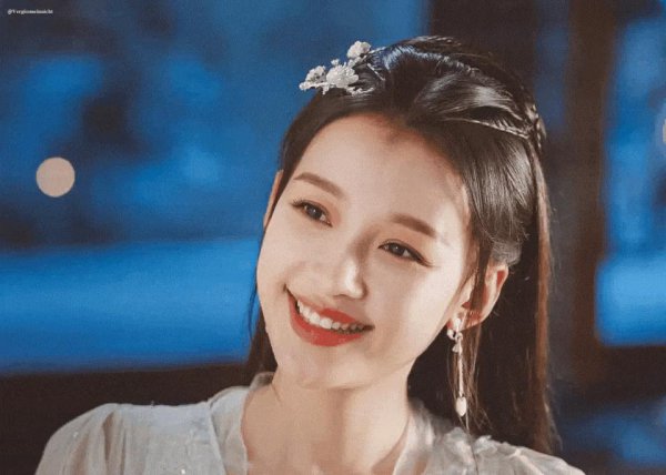 和李沁长得像的女明星