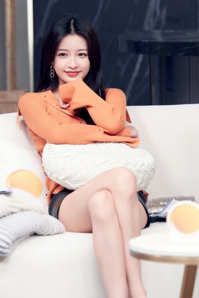 和李沁长得像的女明星