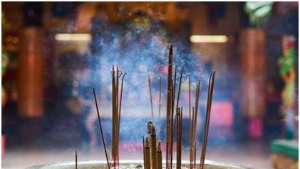 礼佛上香的正确姿势及礼仪