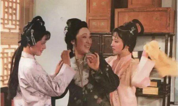 曹雪芹写的红楼梦有几回