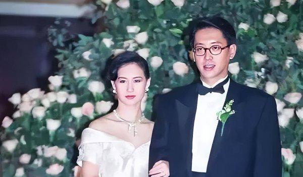 何超琼为陈百强扶棺争议