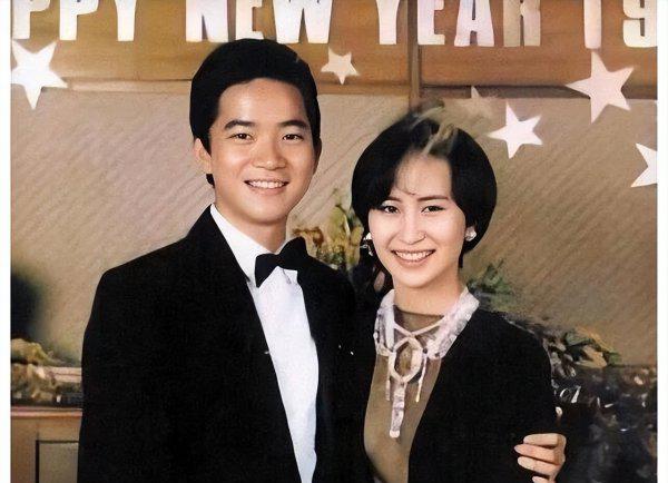 何超琼为陈百强扶棺争议