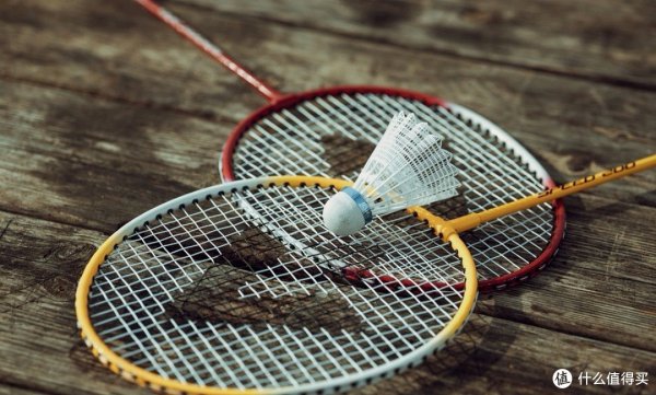 世界羽毛球拍什么牌子好