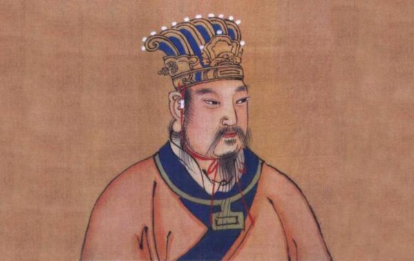 周朝为什么自降为天子