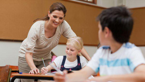 大专生能当小学老师吗