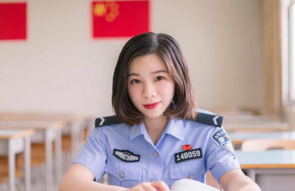 公务员一年能拿多少钱