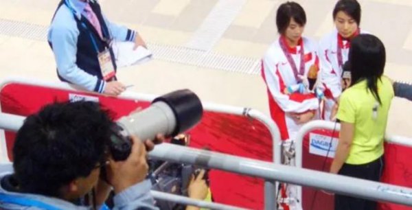 郭晶晶比霍启刚大几岁