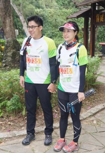 郭晶晶比霍启刚大几岁