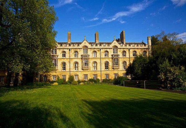 英国剑桥大学在哪个城市