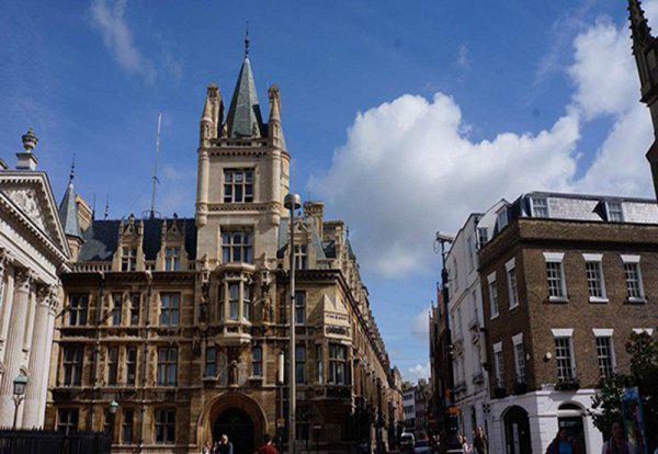 英国剑桥大学在哪个城市