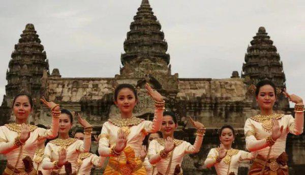 柬埔寨说什么语言为主