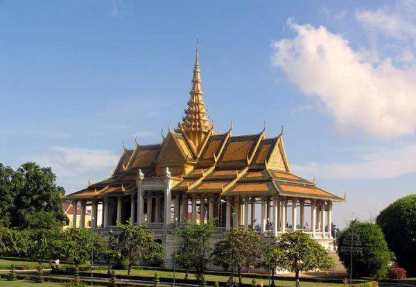 柬埔寨说什么语言为主