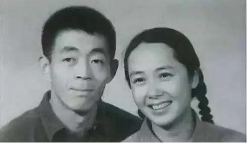 蒋雯丽老公顾长卫怎么认识的