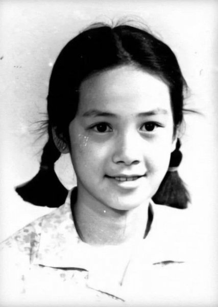 蒋雯丽老公顾长卫怎么认识的