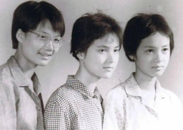 蒋雯丽老公顾长卫怎么认识的