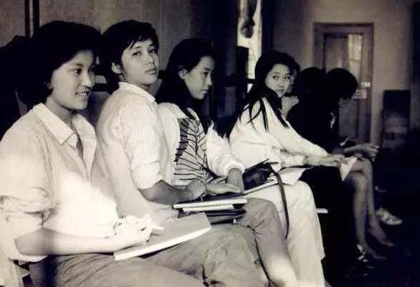 蒋雯丽老公顾长卫怎么认识的