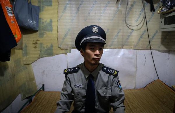 保安一个月工资多少钱收入