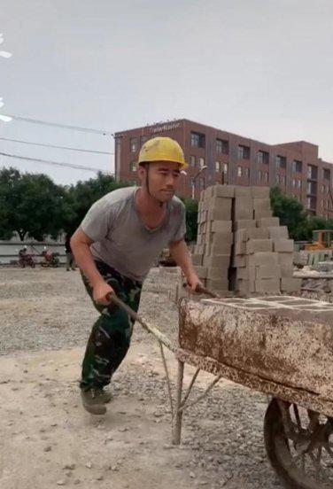 农民工组合旭日阳刚现在过的怎么样