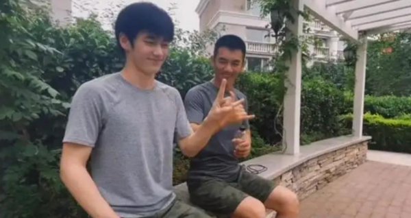 任天野的妻子是谁