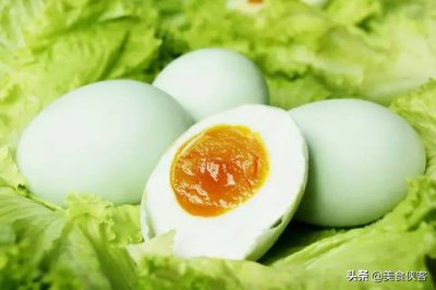 腌10斤鸡蛋放多少盐 腌制鸡蛋的最佳盐水比例是多少