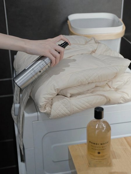 羽绒服油渍怎么去除