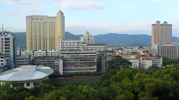 广东广西以什么为界划分而得名